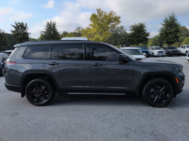 Used 2022 Jeep Grand Cherokee L Limited w/ Luxury Tech Group II RWD image 3