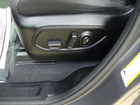 Certified 2023 Jeep Grand Cherokee L Laredo image 21