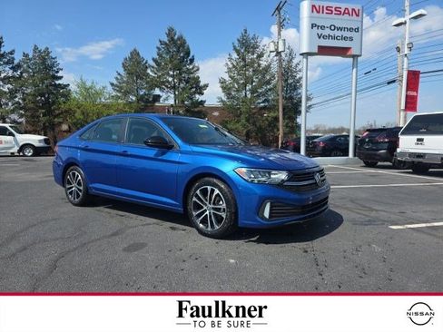 Used 2023 Volkswagen Jetta Sport image 1
