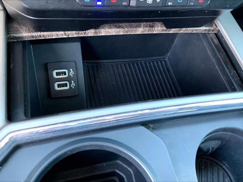 Used 2017 Ford F250 Lariat w/ Lariat Value Package AWD/4WD image 35
