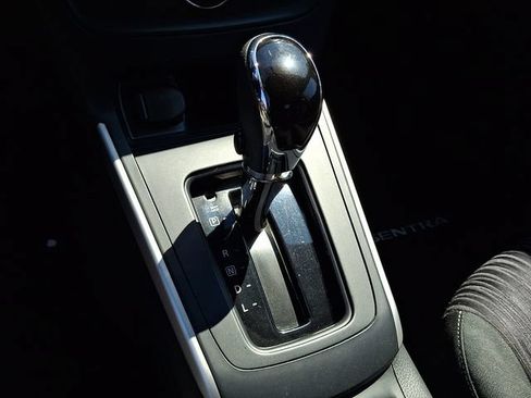 Used 2019 Nissan Sentra SV FWD image 14