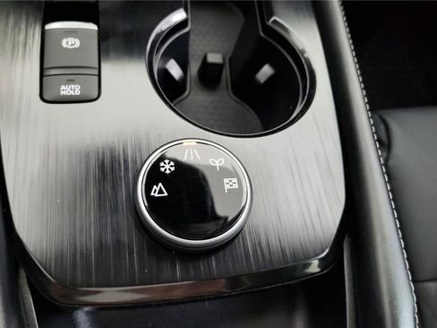 Certified 2025 Nissan Rogue Platinum AWD/4WD image 35