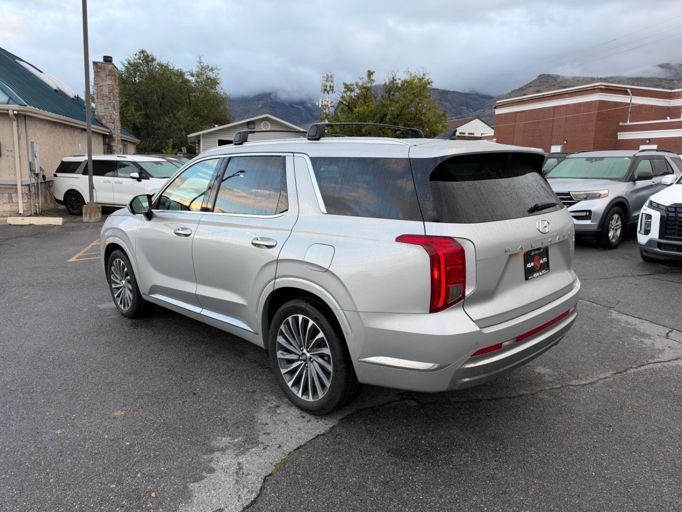 Used 2024 Hyundai Palisade Calligraphy AWD/4WD image 3