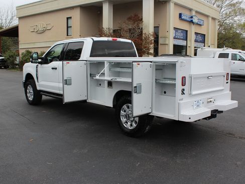 Used 2023 Ford F350 XLT w/ FX4 Off-Road Package image 18