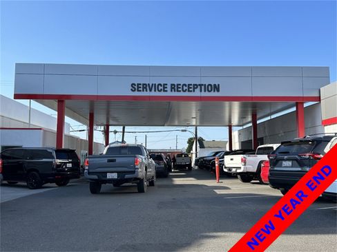 Used 2024 Toyota Tacoma SR5 image 33