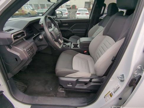 Certified 2024 Toyota Tacoma TRD Off-Road image 9