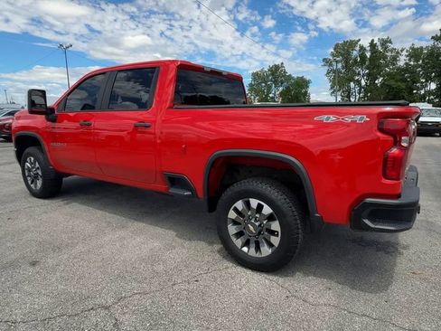 Used 2022 Chevrolet Silverado 2500 Custom w/ Custom Convenience Package AWD/4WD image 6