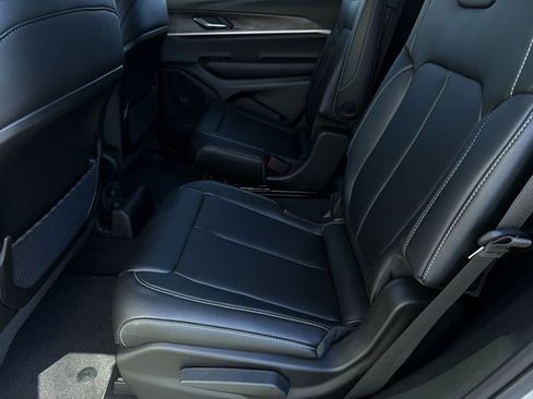 New 2025 Jeep Grand Cherokee L Limited AWD/4WD image 19
