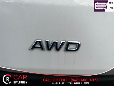 Used 2023 Ford Transit 250 Medium Roof AWD image 9