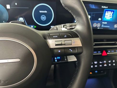 Used 2025 Hyundai Tucson Limited image 16