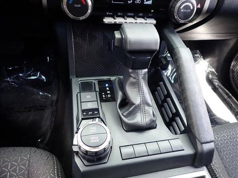 Used 2025 Toyota 4Runner SR5 AWD/4WD image 18