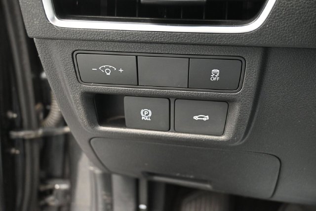 Used 2025 Hyundai Sonata SEL FWD image 31
