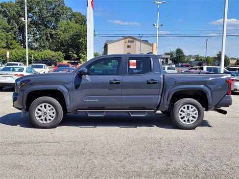 New 2024 Toyota Tacoma 4x4 Double Cab image 4