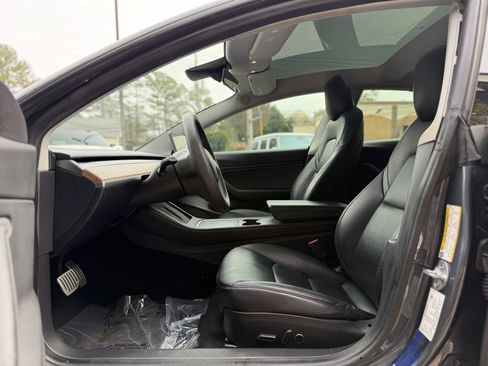 Used 2021 Tesla Model 3 Performance image 25