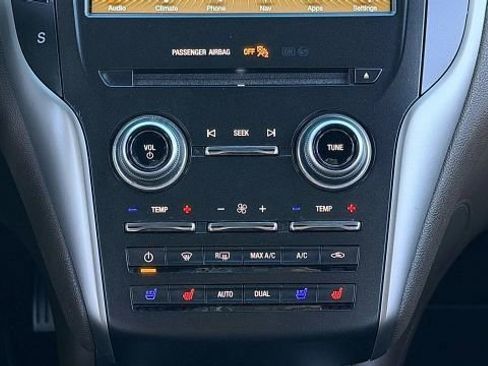 Used 2017 Lincoln MKC Reserve w/ Lincoln MKC Climate Package image 38
