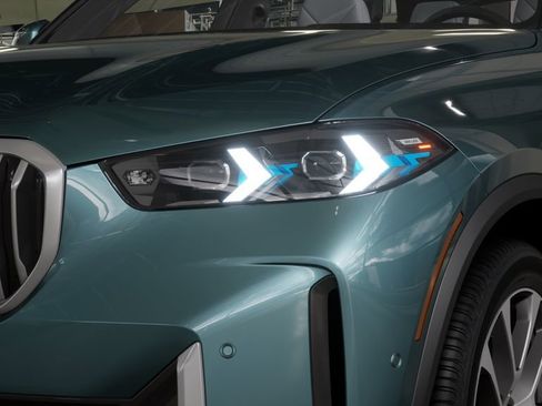 New 2026 BMW X5 xDrive50e image 30