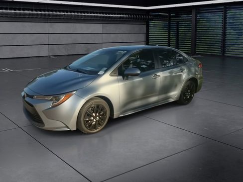 Used 2024 Toyota Corolla LE image 5