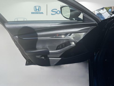 Used 2022 MAZDA MAZDA3 s image 21