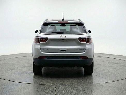 Used 2025 Jeep Compass Trailhawk AWD/4WD image 6