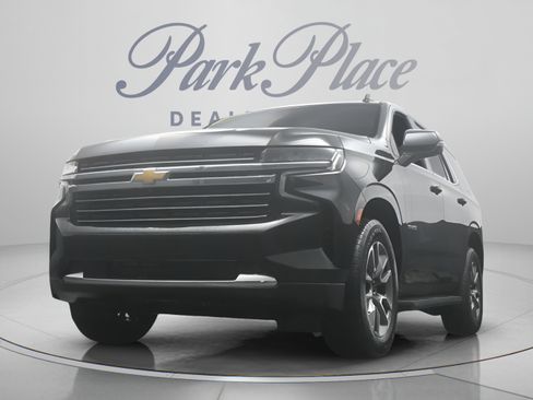 Used 2023 Chevrolet Tahoe LT w/ Luxury Package AWD/4WD image 33