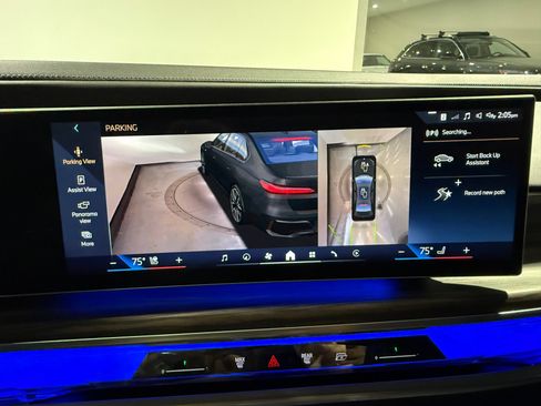 Used 2023 BMW 740i w/ Parking Assistance Package RWD image 34