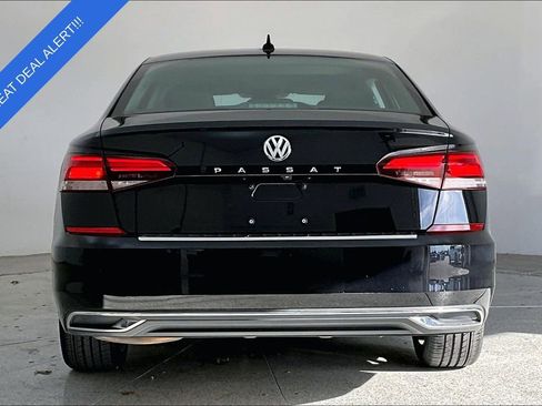 Used 2022 Volkswagen Passat 2.0T SE image 7