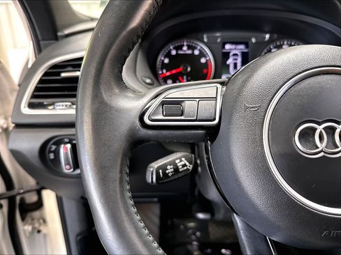 Used 2018 Audi Q3 2.0T Premium Plus w/ Premium Plus Package FWD image 14