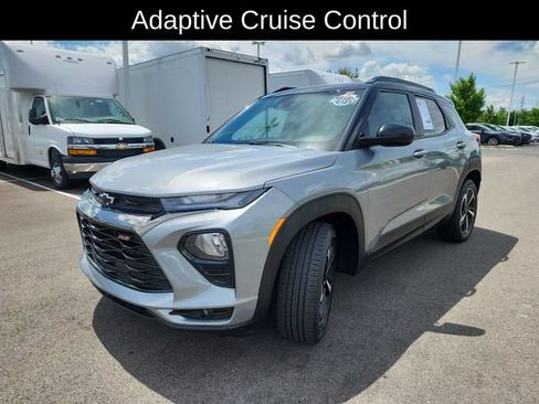 Used 2023 Chevrolet TrailBlazer RS w/ Technology Package FWD image 3