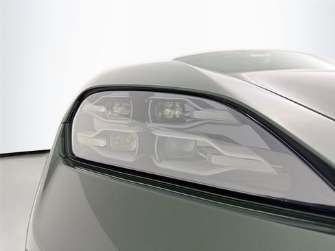 New 2025 Porsche Taycan image 24