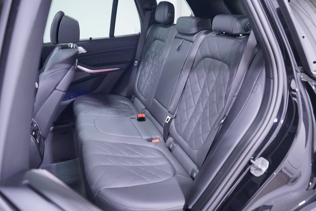 Used 2026 BMW X5 sDrive40i RWD image 9