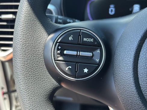 Used 2025 Kia Soul LX FWD image 12