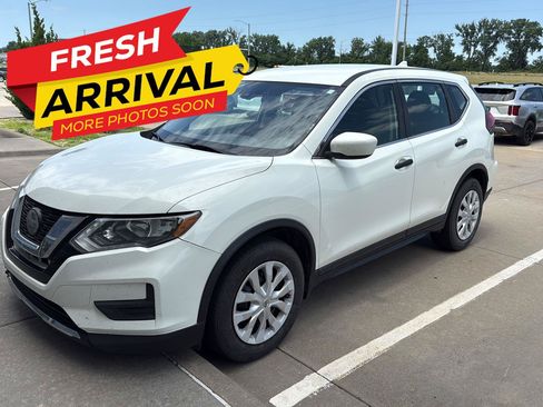 Used 2020 Nissan Rogue S FWD image 1