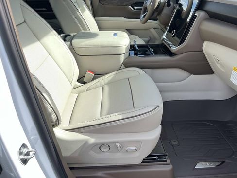 New 2026 GMC Yukon Denali w/ Sun & Power Step Package image 13