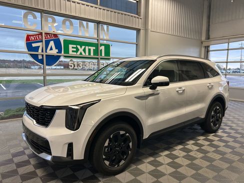 New 2026 Kia Sorento S image 3