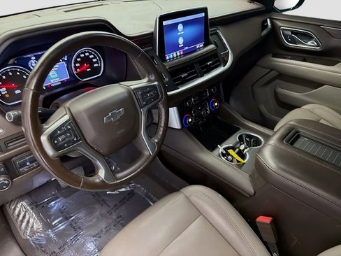 Used 2021 Chevrolet Tahoe Z71 w/ Z71 Off-Road Package AWD/4WD image 7