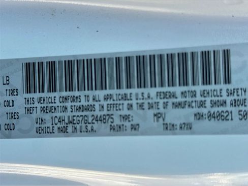 Used 2016 Jeep Wrangler Unlimited Sahara w/ Connectivity Group image 21