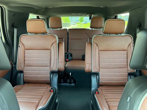 Used 2024 GMC Yukon Denali Ultimate AWD/4WD image 34
