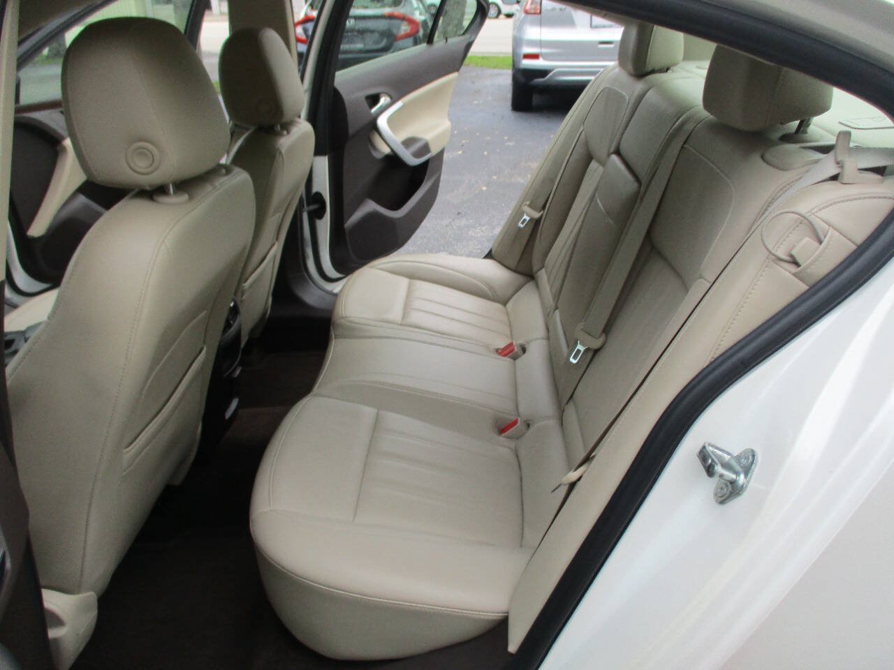 Used 2012 Buick Regal Premium FWD image 21