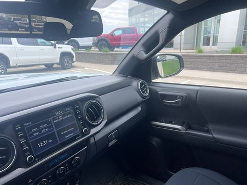 Used 2023 Toyota Tacoma TRD Off-Road AWD/4WD image 18