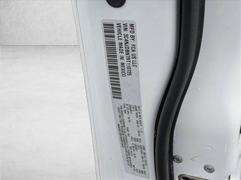 Used 2024 Jeep Compass Latitude image 24