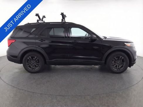 Used 2021 Ford Explorer XLT w/ Equipment Group 202A image 2