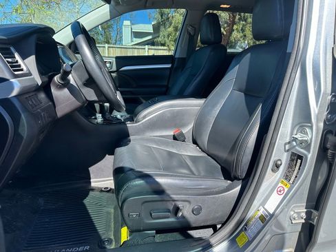 Certified 2018 Toyota Highlander XLE image 11