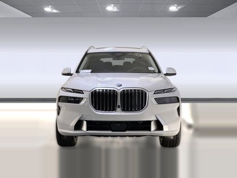 Used 2026 BMW X7 xDrive40i w/ Premium Package image 5