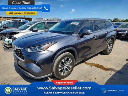Used 2022 Toyota Highlander LE