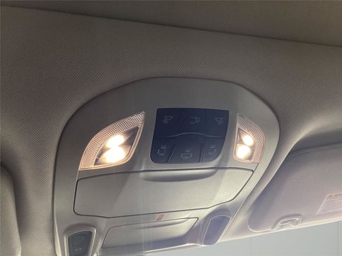 Used 2023 Chrysler Pacifica Limited FWD image 21