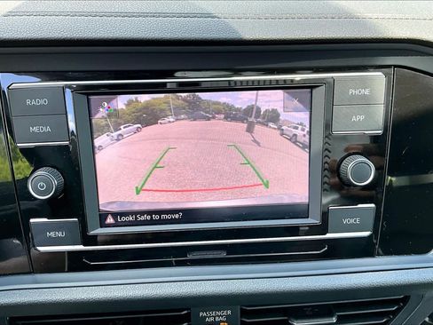 Used 2024 Volkswagen Jetta SE FWD image 27