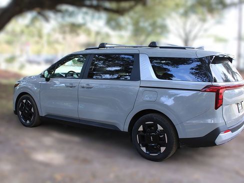 New 2026 Kia Carnival EX image 16