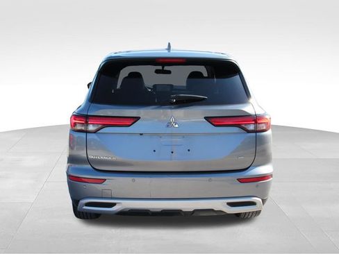 Used 2023 Mitsubishi Outlander SE FWD image 5