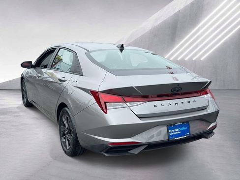 Certified 2023 Hyundai Elantra SEL w/ Preferred Accessory Package FWD image 5