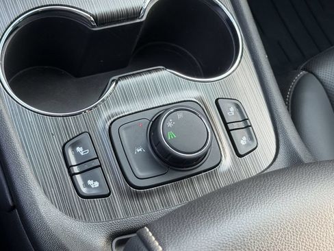 Used 2023 GMC Acadia SLT w/ Elevation Edition FWD image 21
